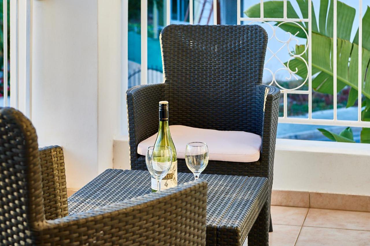 Villa Haven By Ezoria Villas Coral Bay Luaran gambar